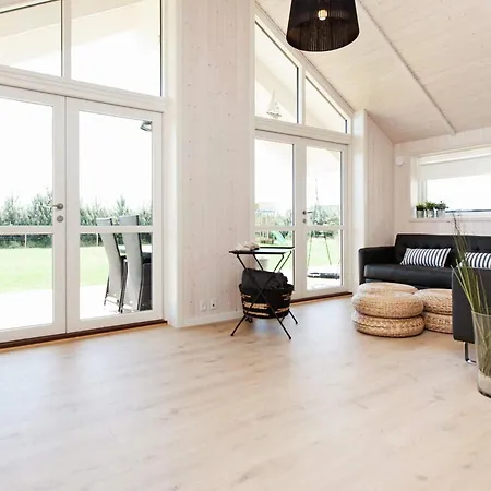 Luxury Retreat With - By Traum
